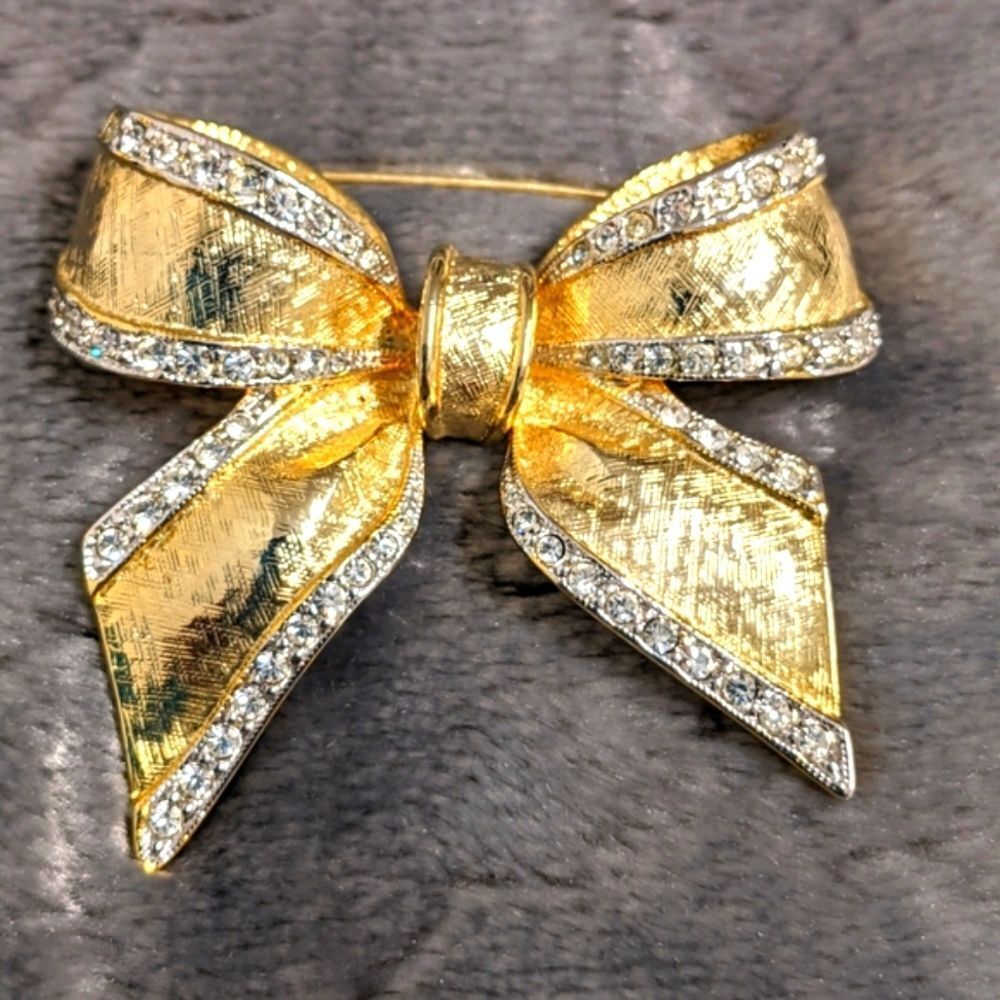 Vintage 1980's Goldtone & Rhinestones Bow Brooche - Picture 4 of 10